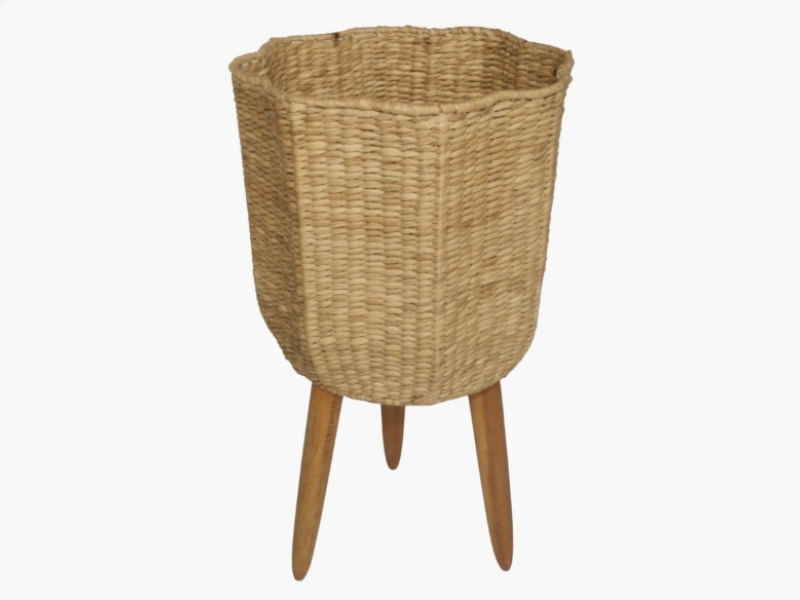Top-tier Seagrass Planter with Removable Wooden Legs